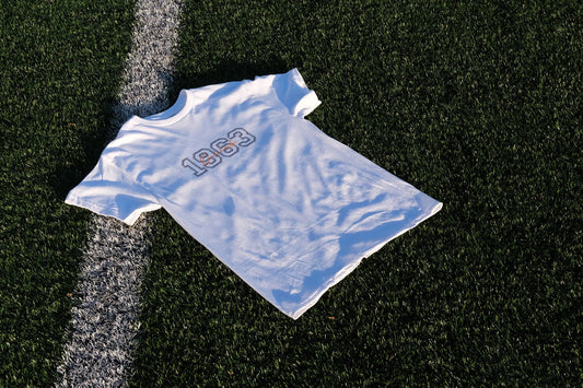 Merchandising sportvereniging op voetbalveld